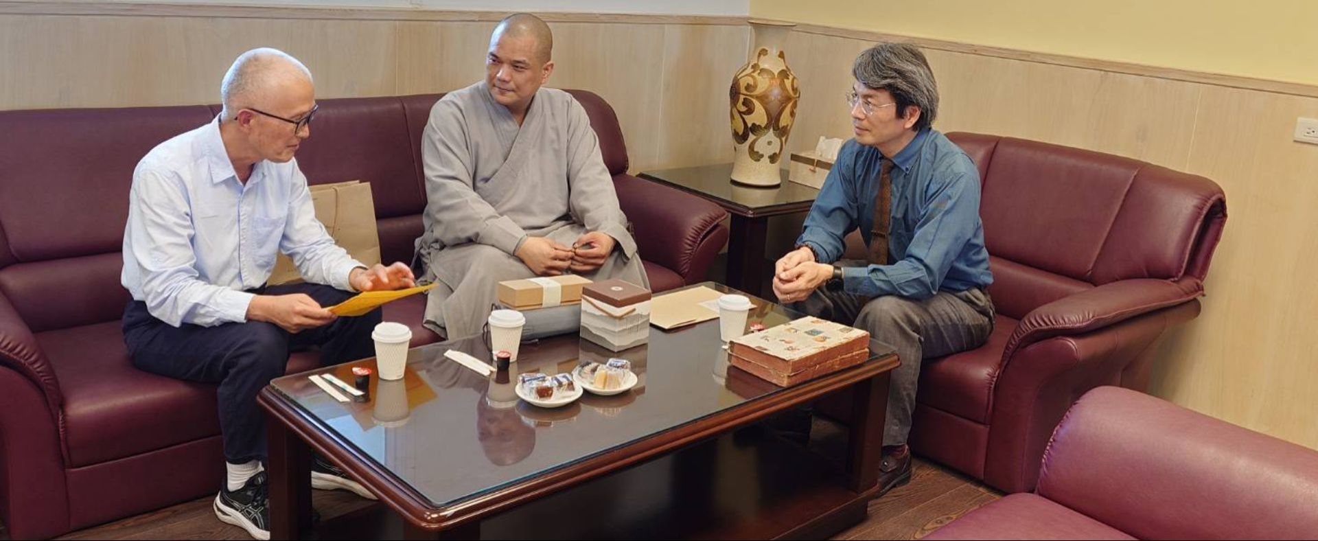 Venerable Yen from Nalanda University, India, Visits for Academic Exchange with Delegation