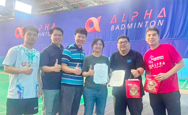 嘉義大學體健休系攜手Alpha badminton centre 簽署MOU。(太報)