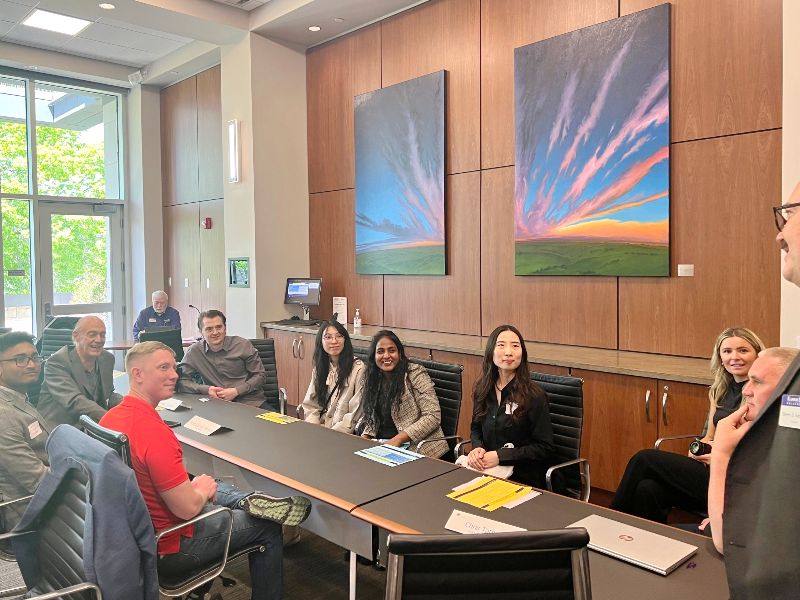 NCYU graduate students participated in group discussions and a corporate advisory committee meeting, where they engaged in dialogues with CEOs from various U.S. industries. (Photo courtesy of Dr. Chwen Sheu)