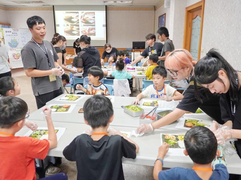 「品德好禮暑假活動：食物旅程~生活禮儀×食農品德」