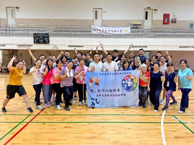 計畫主持人、MAYWAY健身房創辦人秘翔威與學員合照