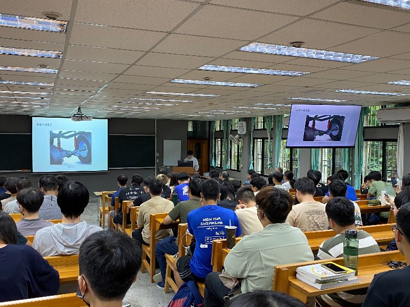 [智能電動運具系統平台技術研發成果發表]隊長饒駿一同學成果演講