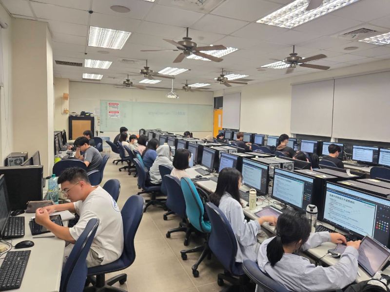 嘉義大學iPAS資訊安全與AI應用規劃系列微學分課程。
