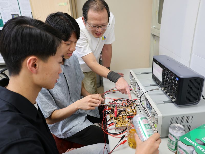 啤酒開封後能放多久?嘉大電機系採電導法偵測 這時間快喝完