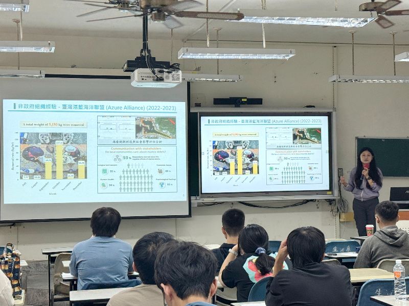 圖：廖君珮助理教授介紹非政府組織經歷。（照片由張素菁副教授提供）