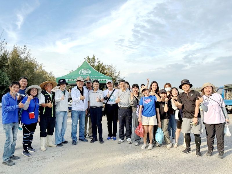 每年五月舉辦之好美沙灘植樹活動，環境部長與社區居民及嘉大師生共同參與，展現跨部門推動海岸永續的行動力。