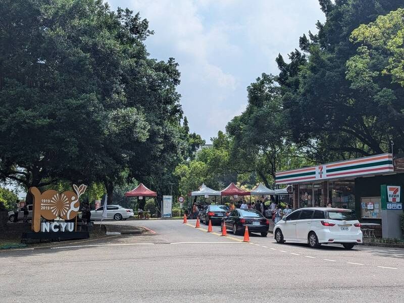 嘉義大學輔導與諮商系學者建議,夫妻溝通時情緒壓力升高,可透過五感體驗調節情緒。(資料照)