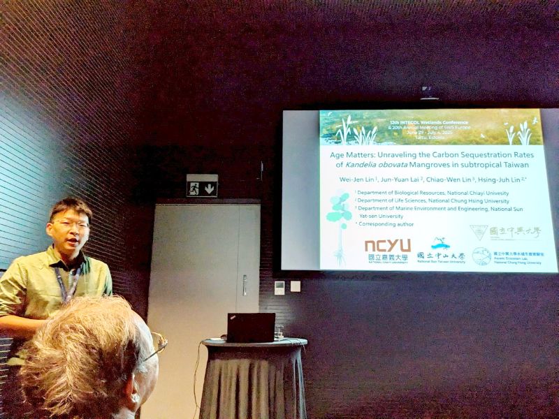 圖：林蔚任助理教授參加12th國際濕地大會(12th_INTECOL_Wetlands_Conference)進行論文口頭報告。（照片由研發處提供）