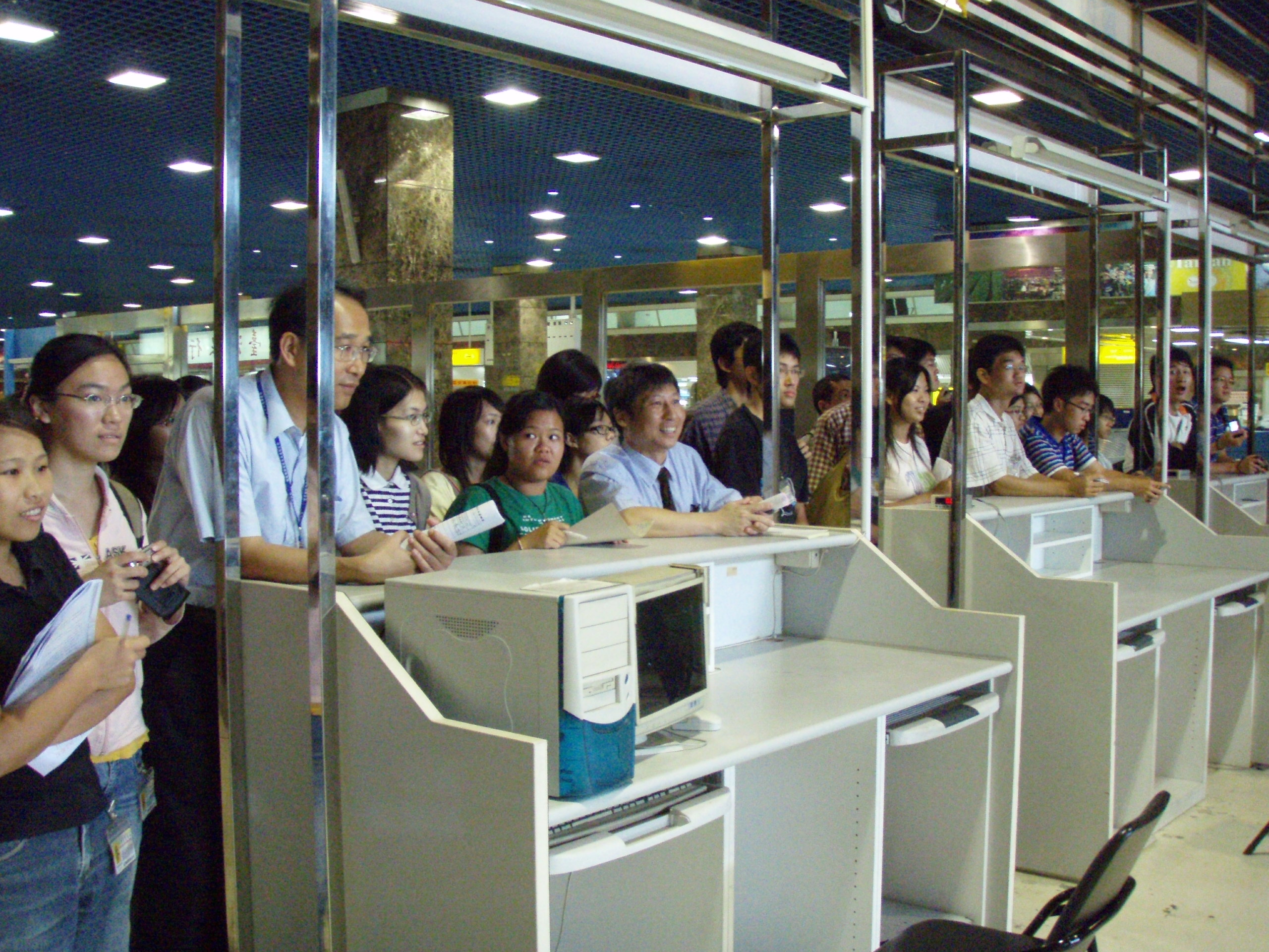 參觀高雄國際機場檢疫犬作業1.JPG