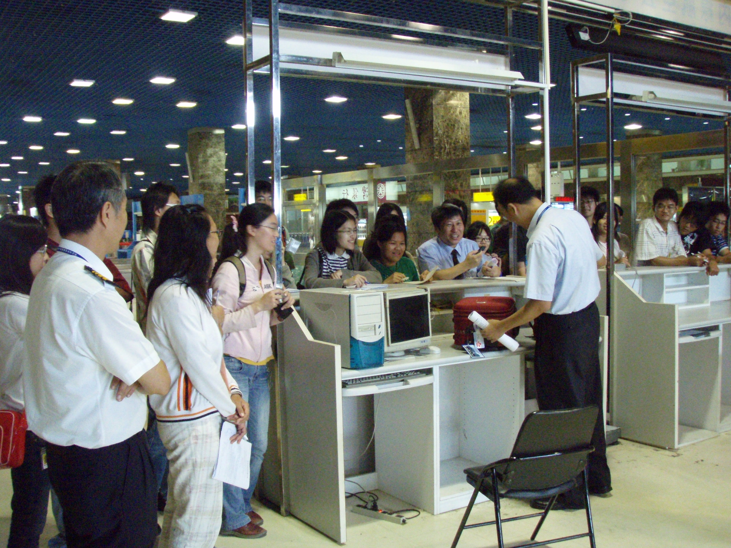 參觀高雄國際機場檢疫犬作業5.JPG