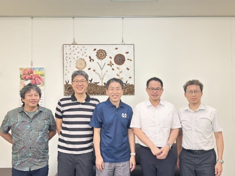 猶他州立大學 Dr. Kim 來訪國立嘉義大學，與本校師長就未來學生交流、跨院研究與國際合作方向進行討論，會後於森林暨自然資源學系合影。