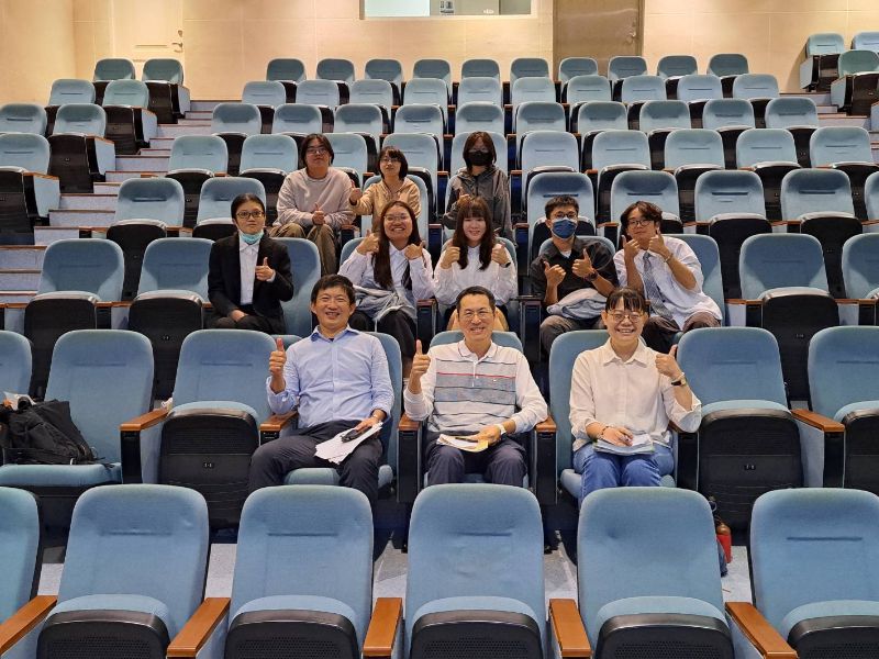 114學年度學士論文發表會經營組合照