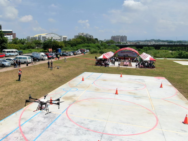 109年8月嘉大在嘉義市軍輝橋西側成立首座固定式遙控無人機術科考照及訓練場，協助有興趣者學習無人機操作並取得證照。