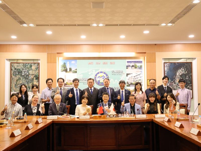 嘉大與日本山口縣立大學於2025年6月27日正式簽署合作協議，締結姊妹校。