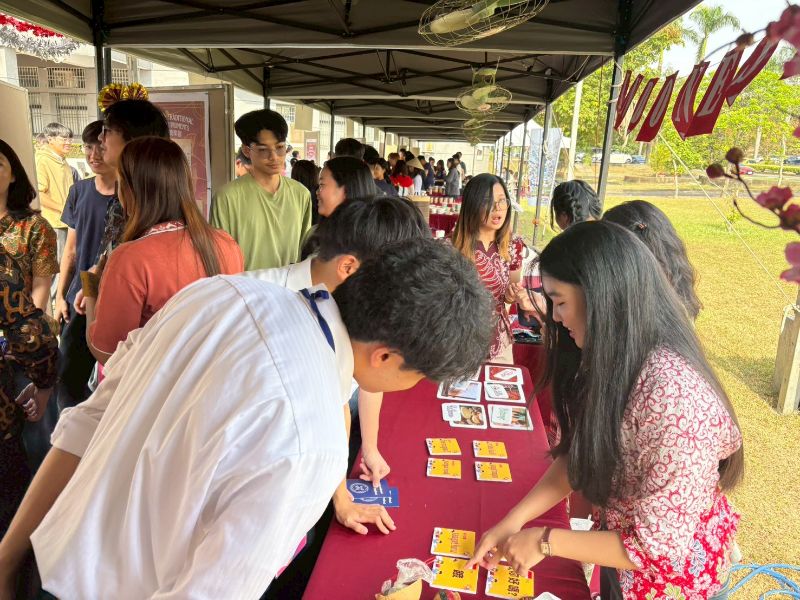 展覽區學生互動