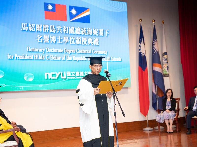 本校張俊賢副校長宣讀推薦(照片由專業攝影師攝)